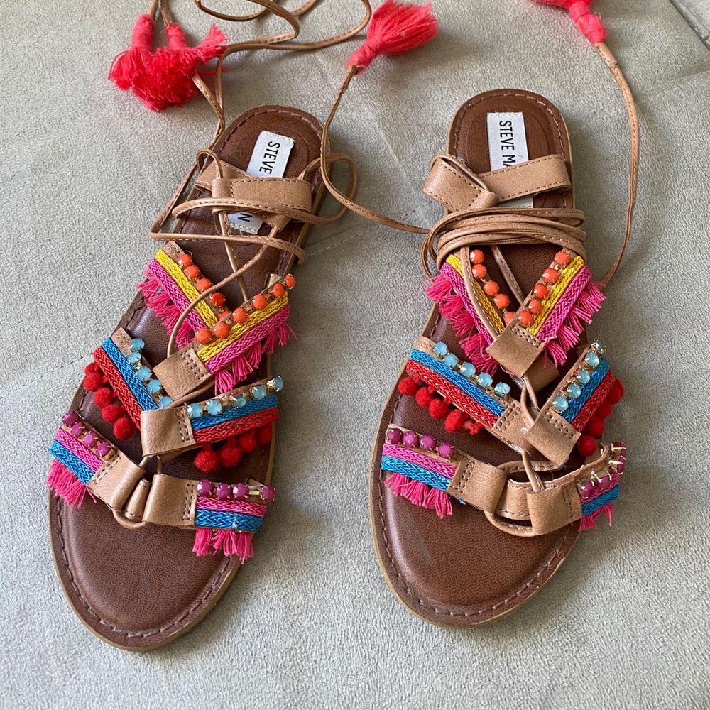 Steve Madden sandal with string ties-SIZE 8